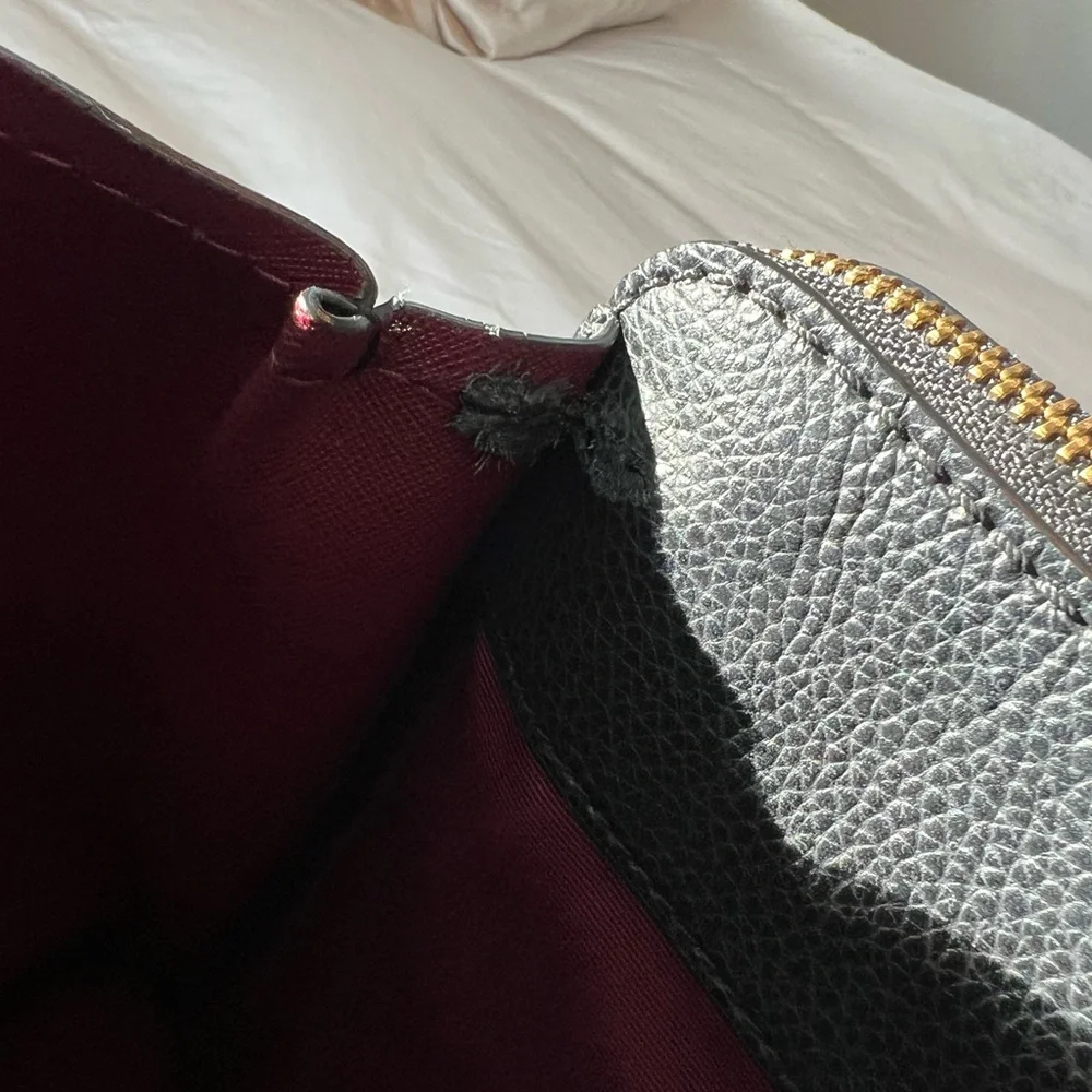 Marc Jacobs Black Pebbled Leather Tote with Gold Hardware - Picture 8 of 13